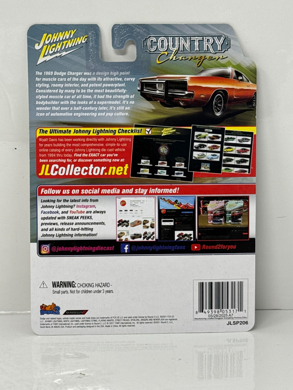 Johnny Lightning Country Charger 1969 Dodge Charger R/T 1:64 Diecast
