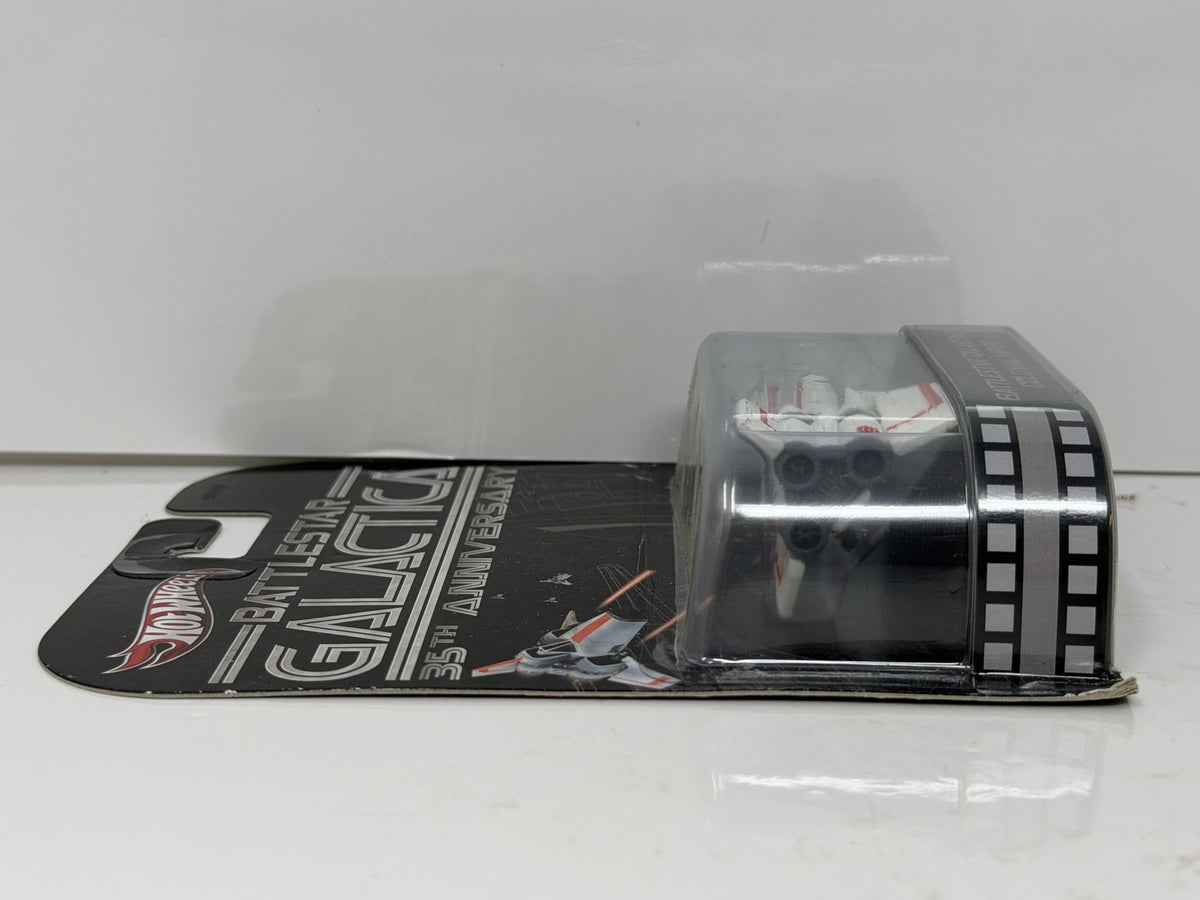 Hot Wheels Retro Entertainment Battlestar Galactica Colonial Viper 1:64 Diecast