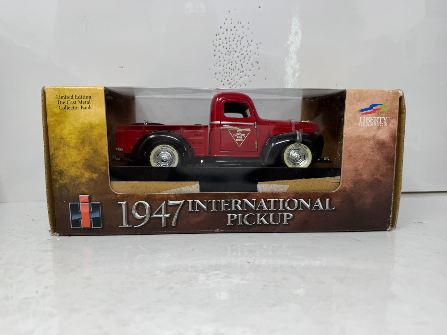 Liberty Classics Canadian Tire 1947 International Pickup BANK 1:24 Diecast