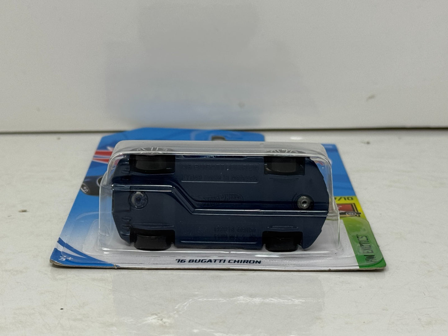 Hot Wheels Exotics 2016 Bugatti Chiron 1:64 Diecast