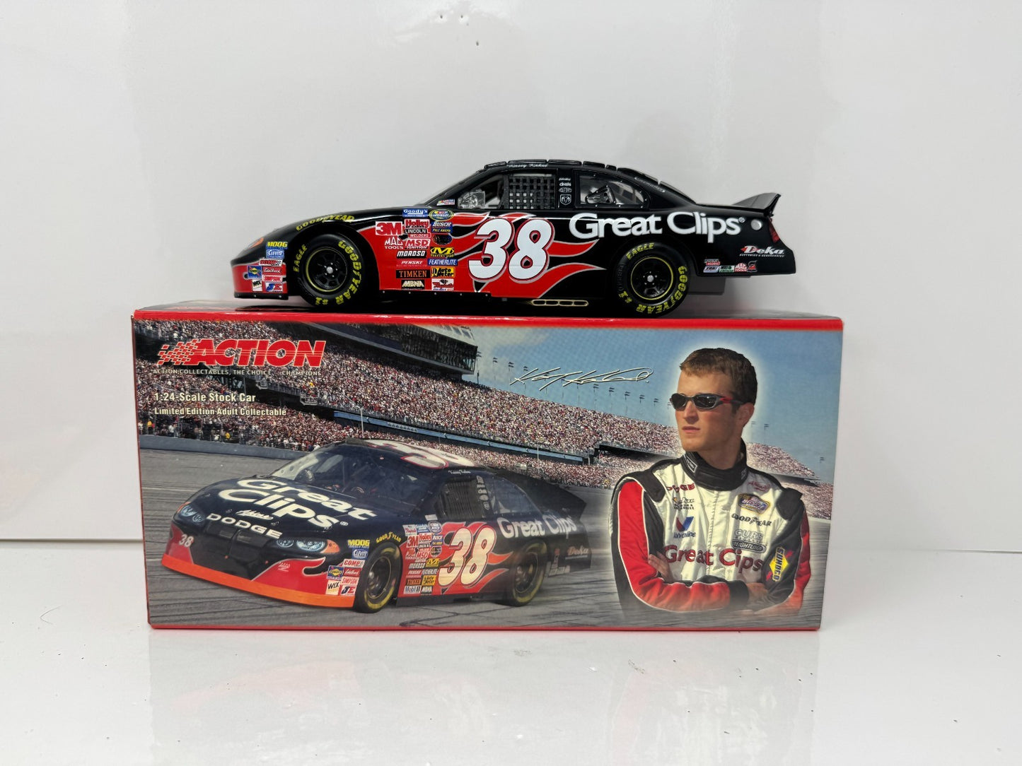 Action NASCAR Kasey Kahne #38 Great Clips 2004 Dodge Intrepid 1:24 Diecast