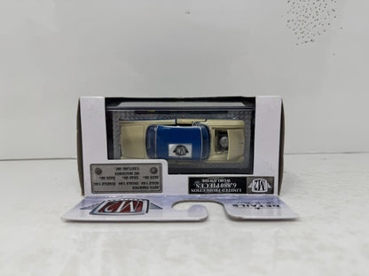 M2 Machines Auto Thentics 1957 Ford Fairlane 500 1:64 Diecast