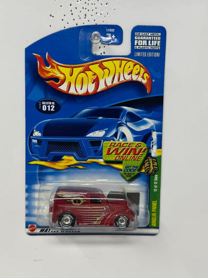 Hot Wheels T-Hunt Anglia Panel 1:64 Diecast Real Riders