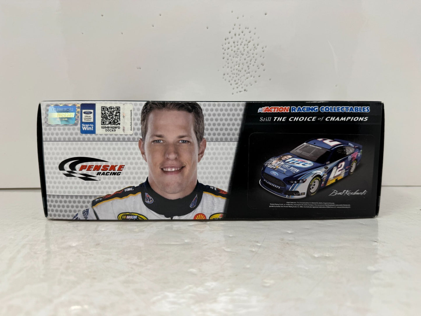 Lionel NASCAR #2 Brad Keselowski Miller Lite Luke Bryan Fusion 1:24 Diecast