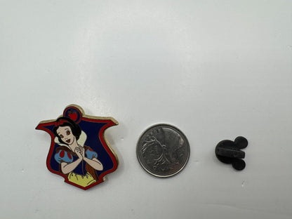 Disney Princess Crest Snow White Trading Pin DC1S12