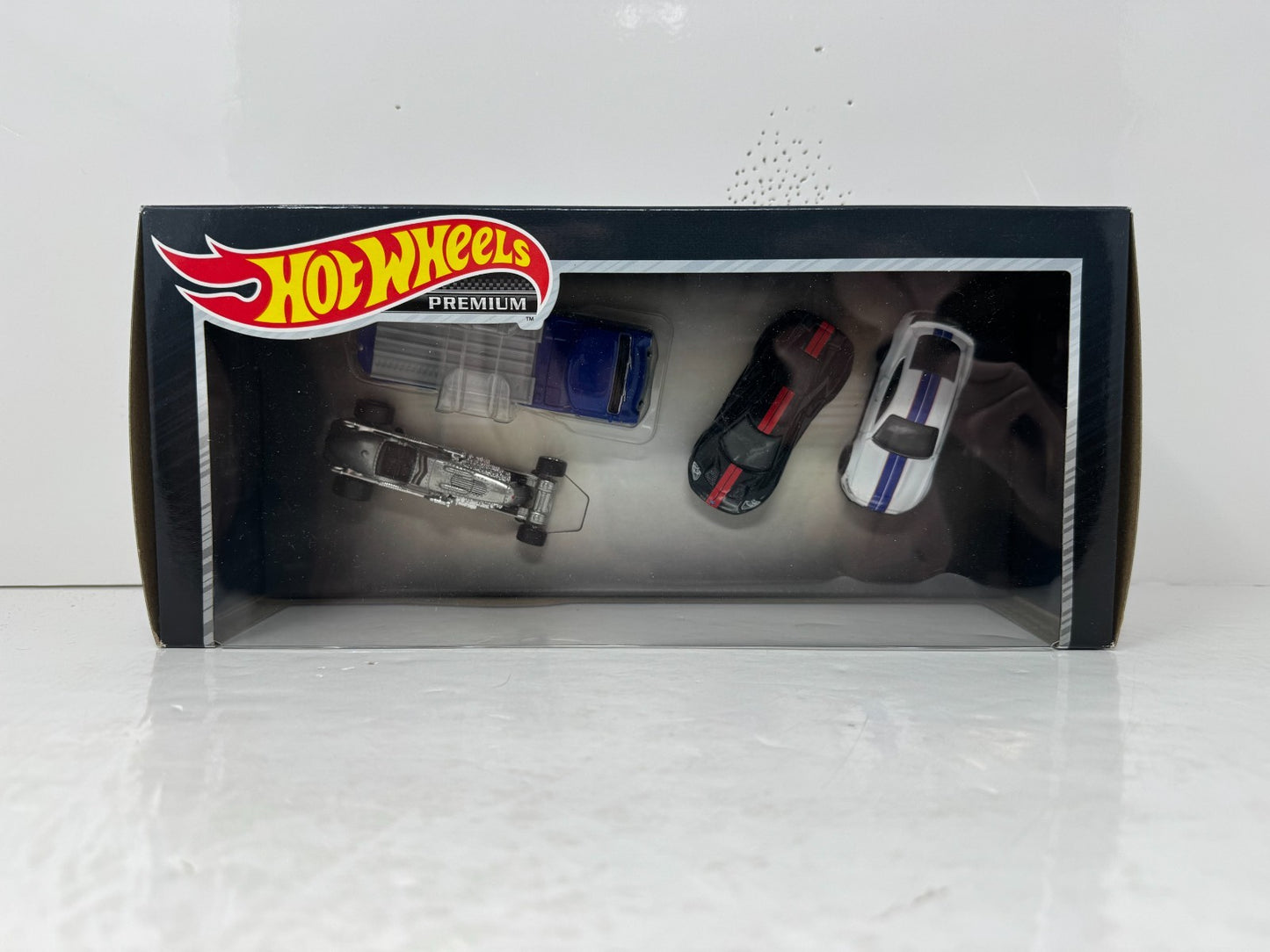 Hot Wheels Premium Jay Leno's Garage 4-Pack Collector Diorama Set 164 Diecast
