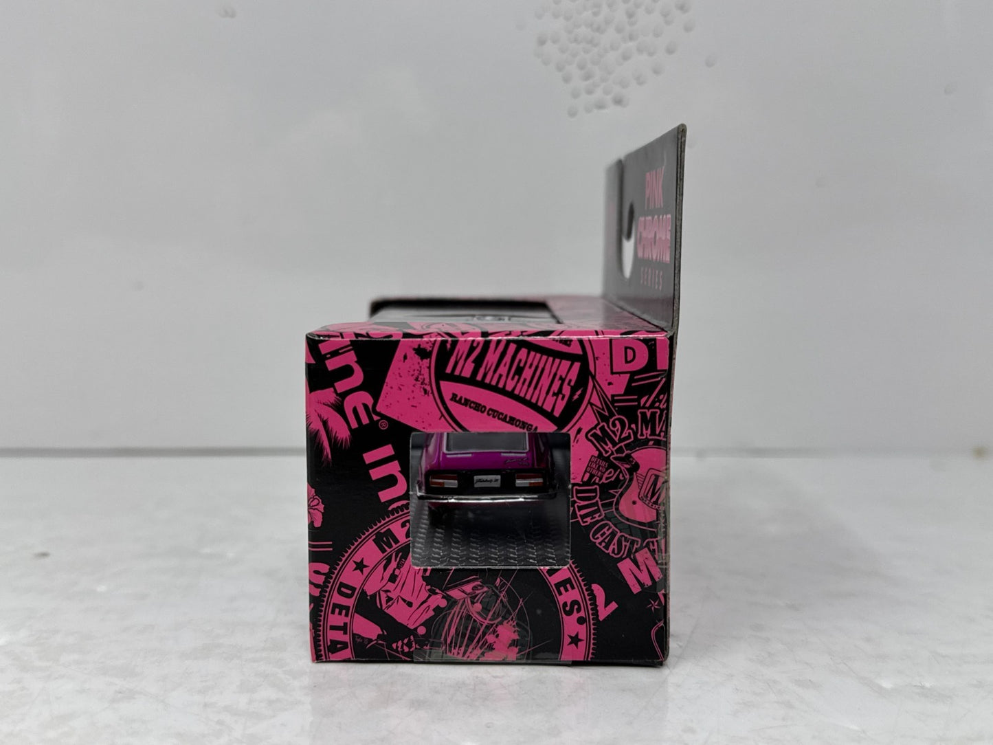 M2 Machines Pink Chrome Series 1970 Nissan Fairlady Z432 1:64 Diecast