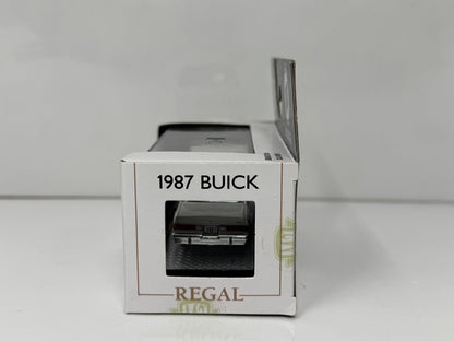 M2 Machines Buick 1987 Buick Regal Limited 1:64 Diecast White