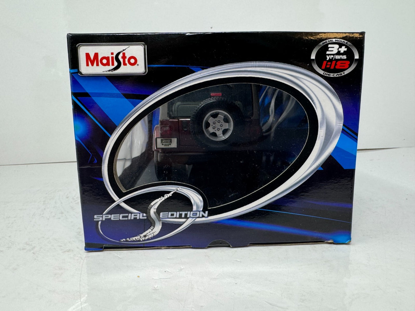 Maisto Special Edition Jeep Wrangler Sahara 1:18 Diecast Maroon Car