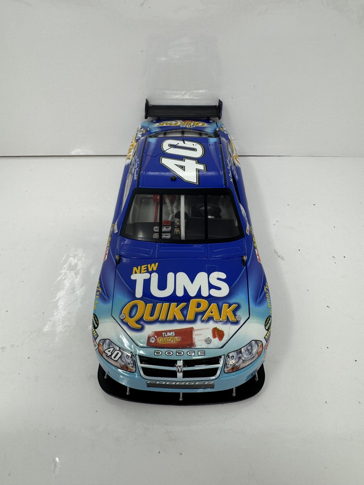 Action Nascar Dario Franchitti #40 Tums 2008 Dodge Charger 1:24 Diecast
