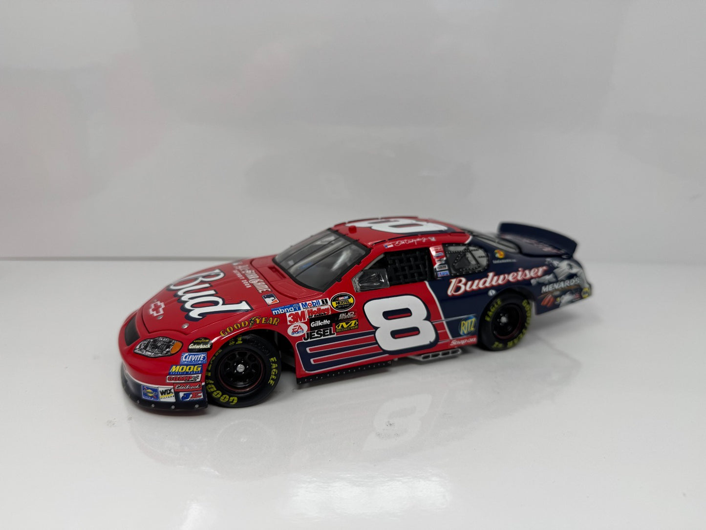 Action NASCAR Dale Earnhardt Jr #8 Budweiser MLB 2005 Monte Carlo 1:24 Diecast