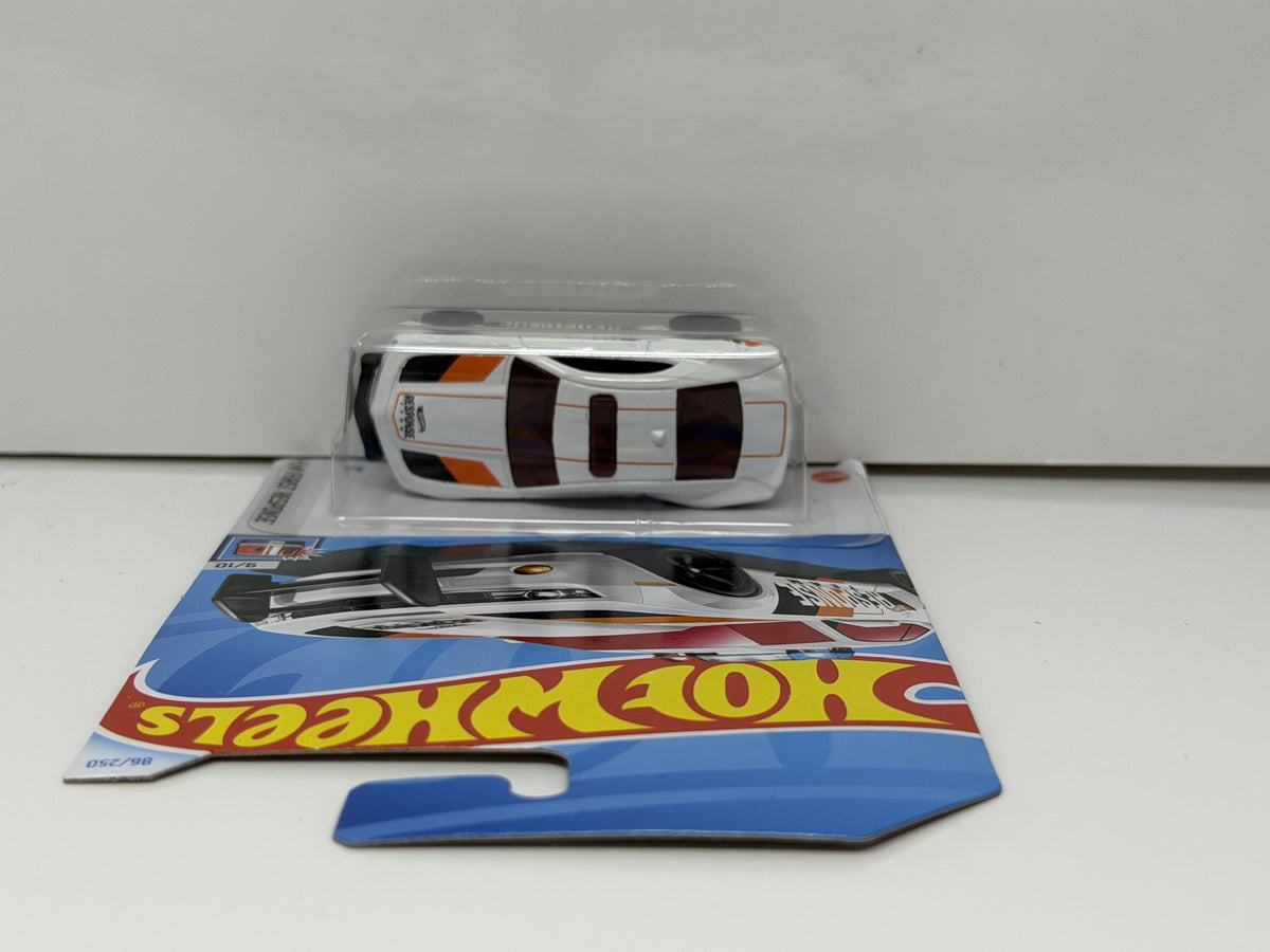 Hot Wheels HW First Response 2010 Chevrolet Camaro SS 1:64 Diecast White