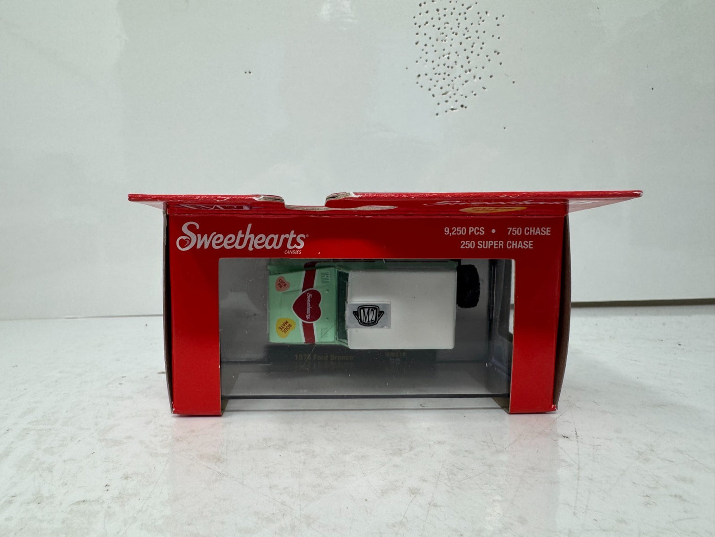 M2 Machines Sweethearts 1976 Ford Bronco 1:64 Diecast