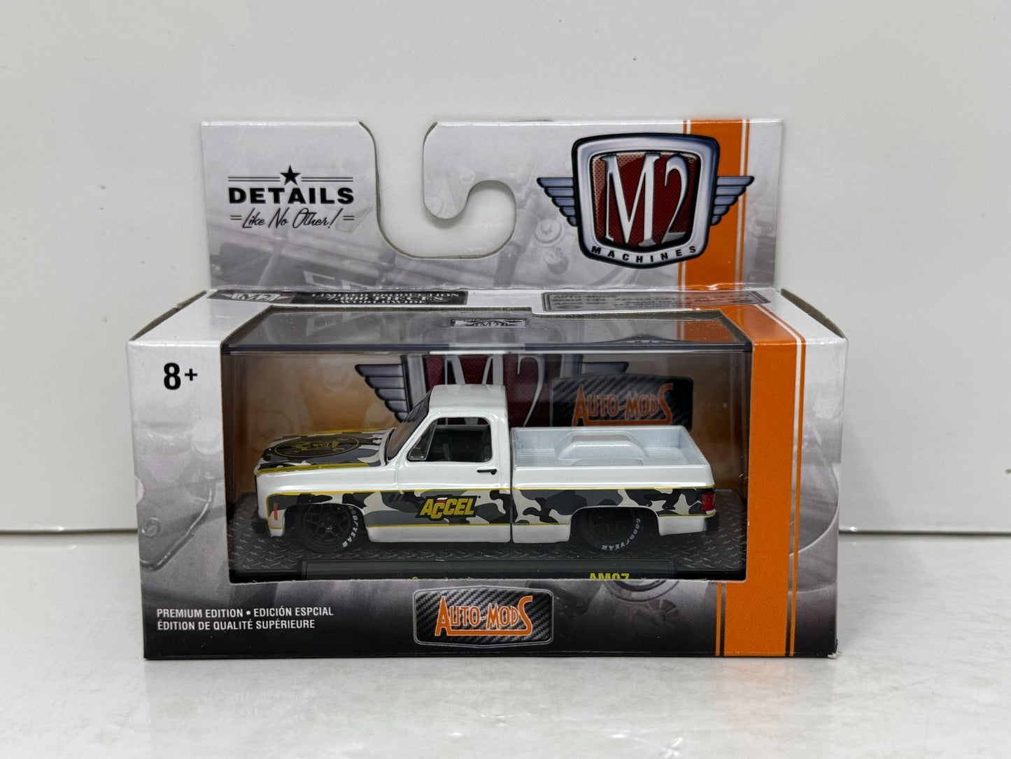 M2 Machines Auto-Mods 1976 GMC Sierra Grande 15 1:64 Diecast