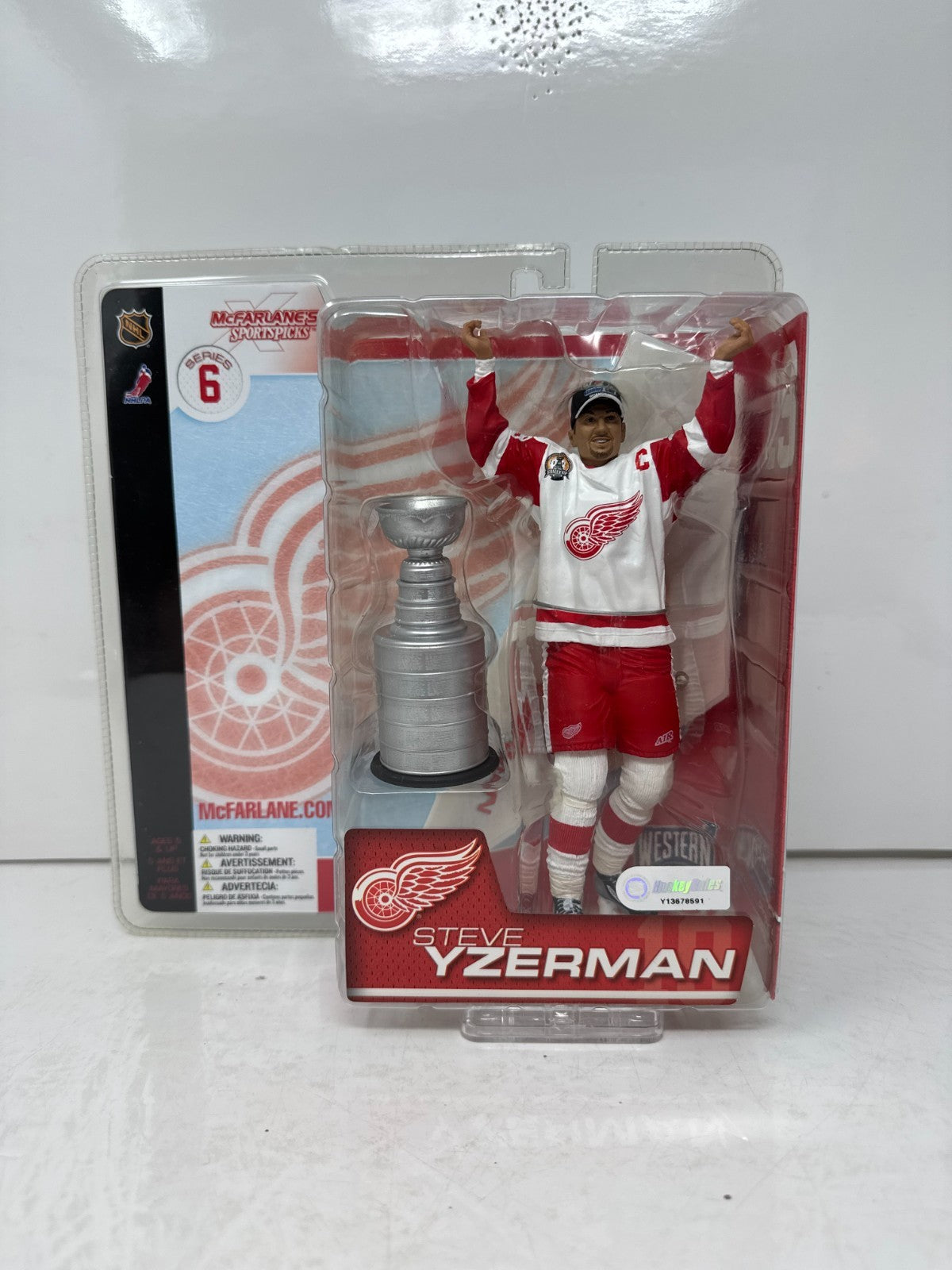 McFarlane NHL Steve Yzerman Detroit Red Wings Series 6 Figure with Stanley Cup