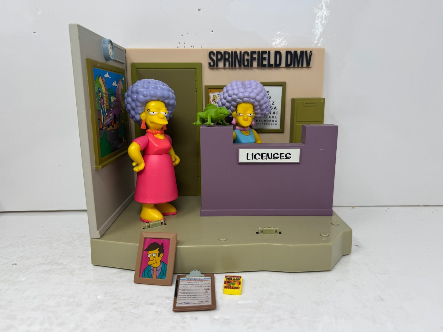 Simpsons World of Springfield Springfield DMV Patty Selma Playmates Playset