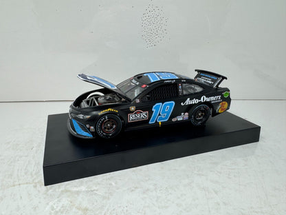 Lionel NASCAR RCCA Elite #19 Martin Truex Jr Darlington Win Camry 1:24 Diecast
