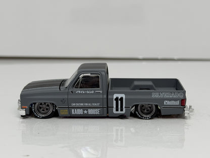 Kaido House Mini GT Chevrolet Silverado Kaido V2 1:64 Diecast