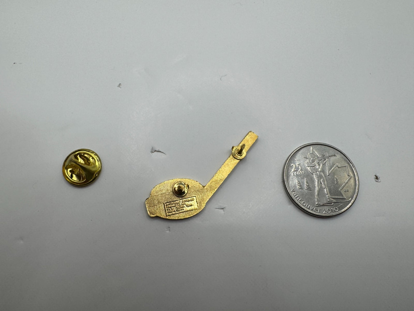 Washington Capitals Stick and Puck NHL Hockey Lapel Pin