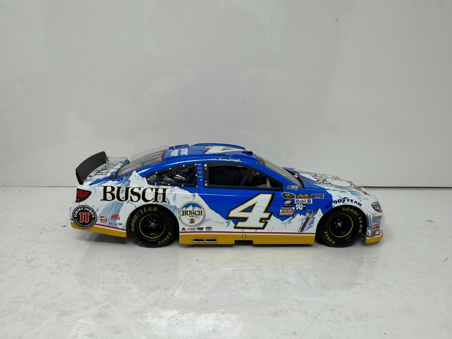 Lionel Racing Nascar #4 Kevin Harvick Busch Beer 2016 Chevy SS 1:24 Diecast