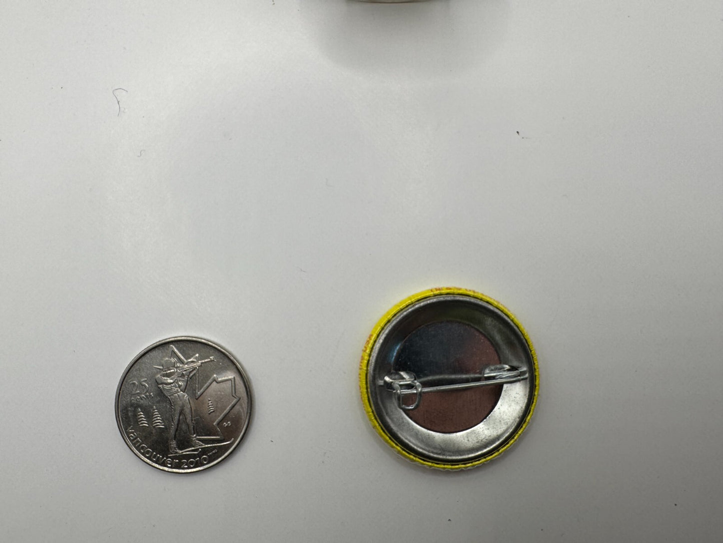 DC The Joker Pin-back Button UDT1