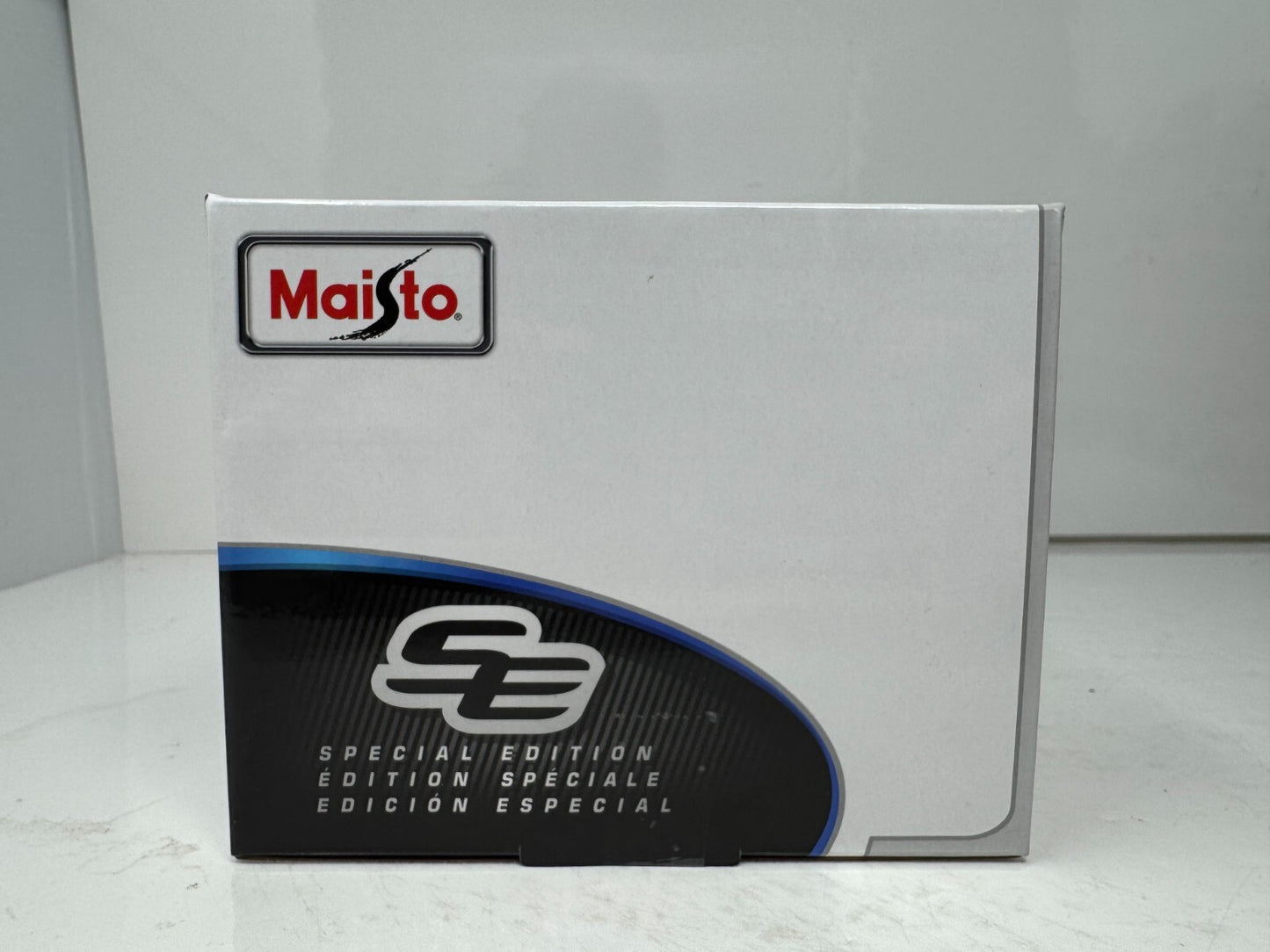 Maisto 1968 Chevrolet Camaro Z28 Coupe Special Edition 1:18 Diecast