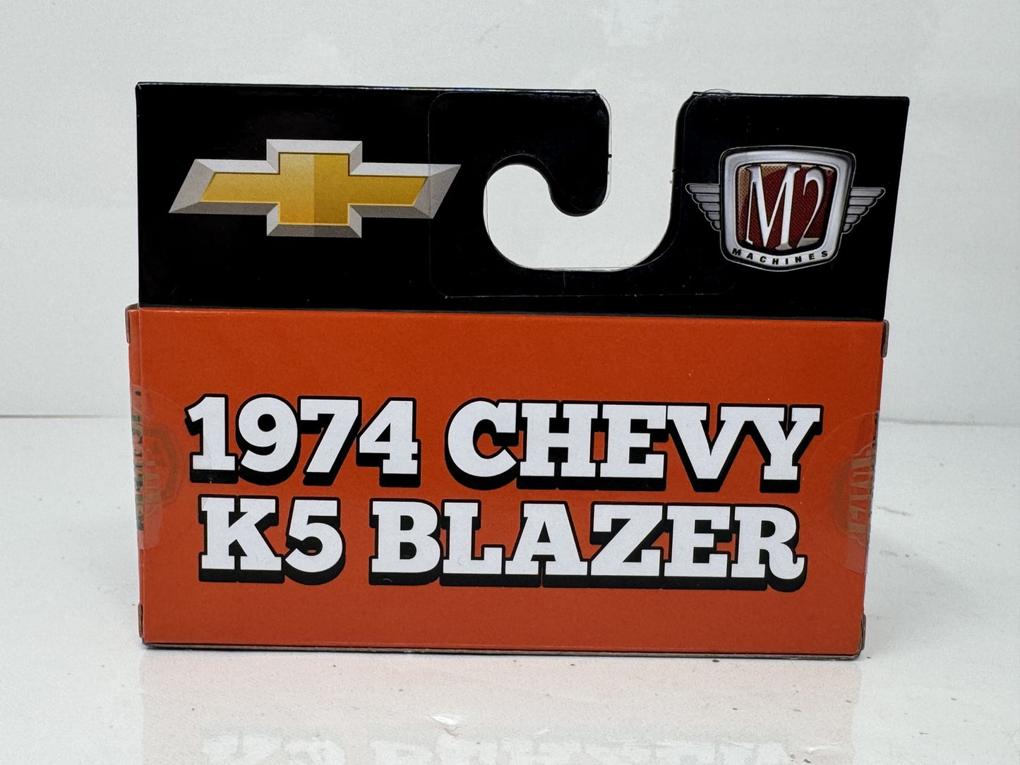 M2 Machines Chevrolet 1974 Chevy K5 Blazer Chase 1:64 Diecast
