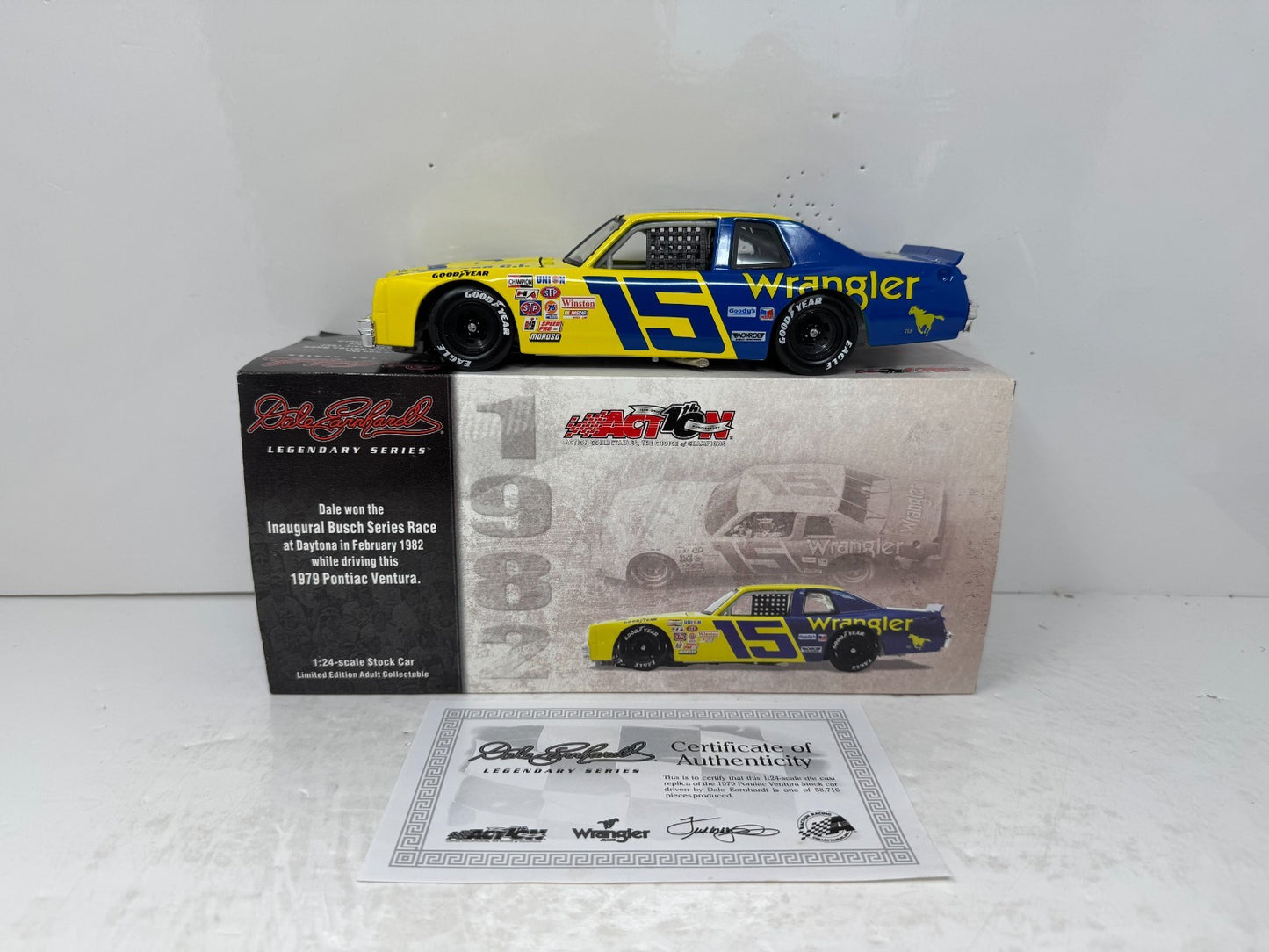 Action Nascar Legendary #15 Dale Earnhardt Wrangler 1979 Ventura 1:24 Diecast