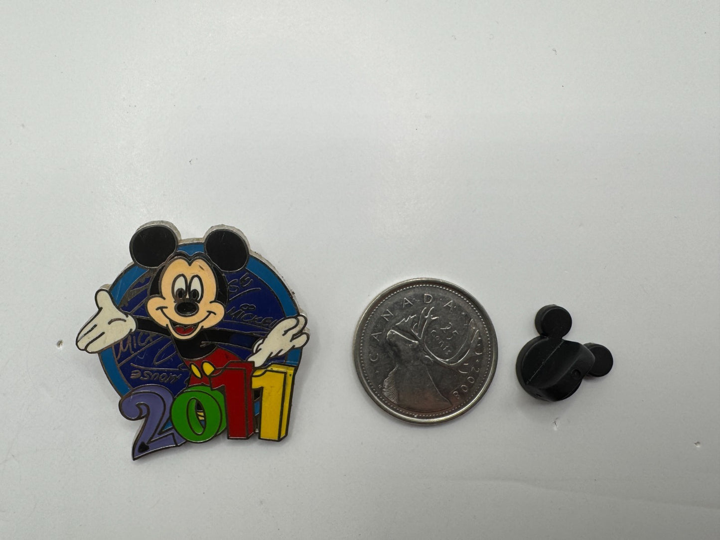 Disney 2011 Hip Lanyard Starter Mickey Mouse Trading Pin DC2S12