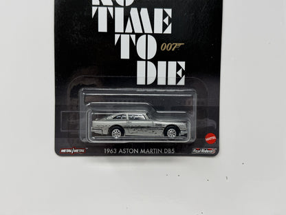 Hot Wheels Premium 007 James Bond 1963 Aston Martin DB5 1:64 Diecast Real Riders