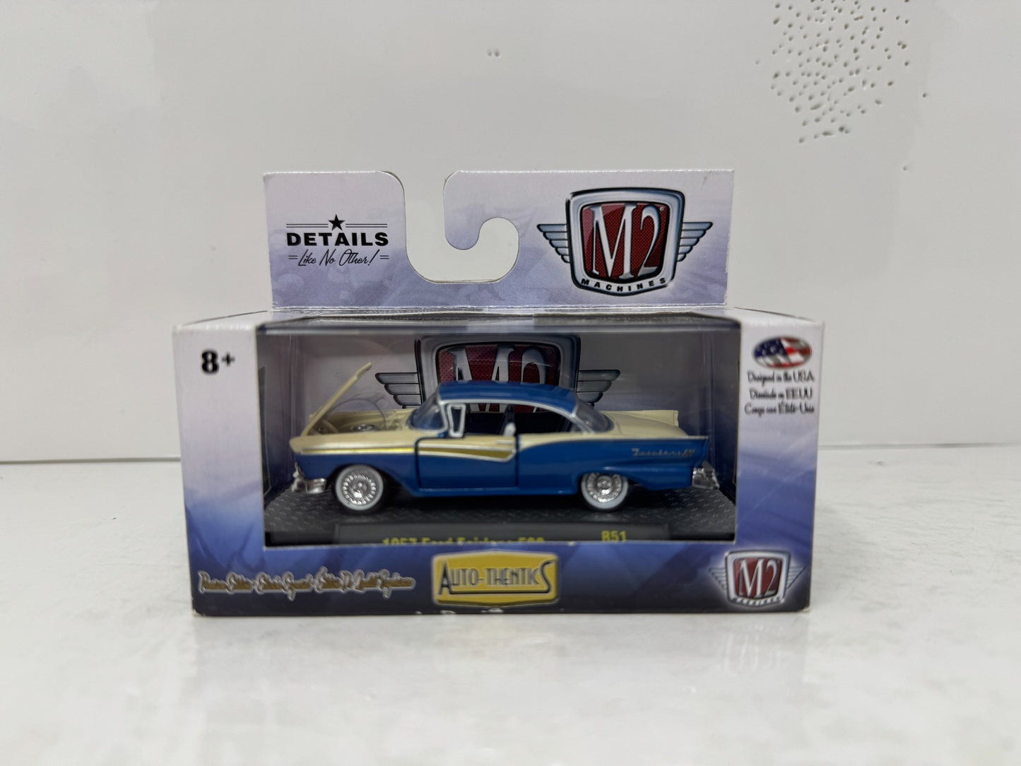 M2 Machines Auto Thentics 1957 Ford Fairlane 500 1:64 Diecast