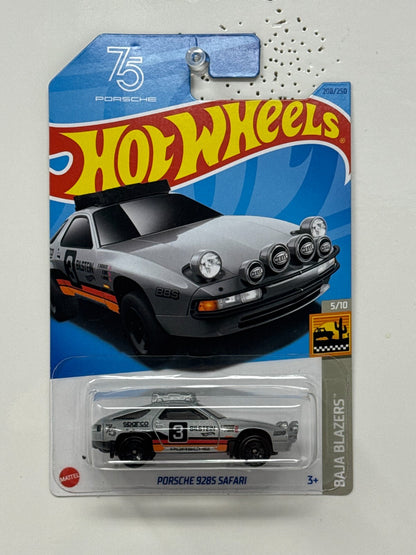 Hot Wheels Baja Blazers Porsche 928S Safari 1:64 Diecast Silver