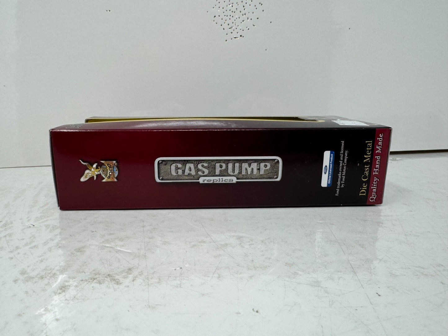 Yat Ming Road Signature Gasoline Gas Pump 1:18 Diecast Vintage Gas Station