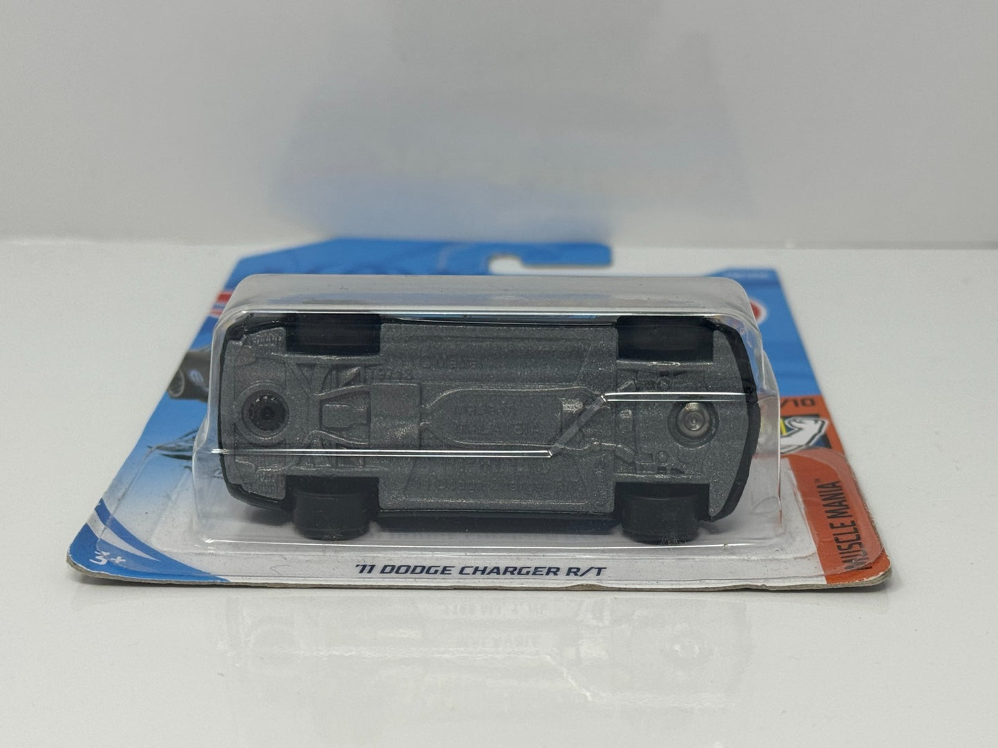 Hot Wheels Muscle Mania 2011 Dodge Charger RT 1:64 Diecast