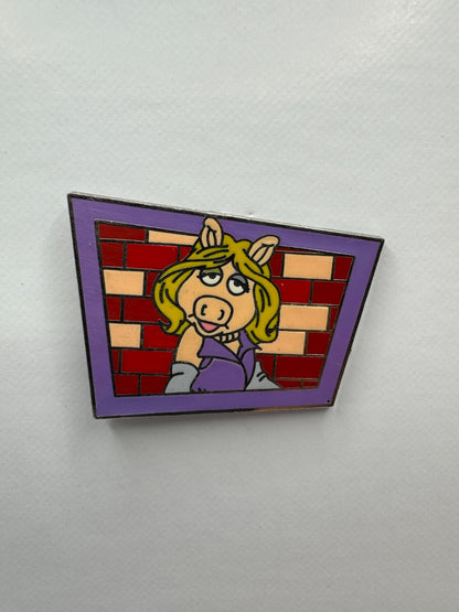 Disney Miss Piggy Muppets Mystery Trading Pin DC1S8