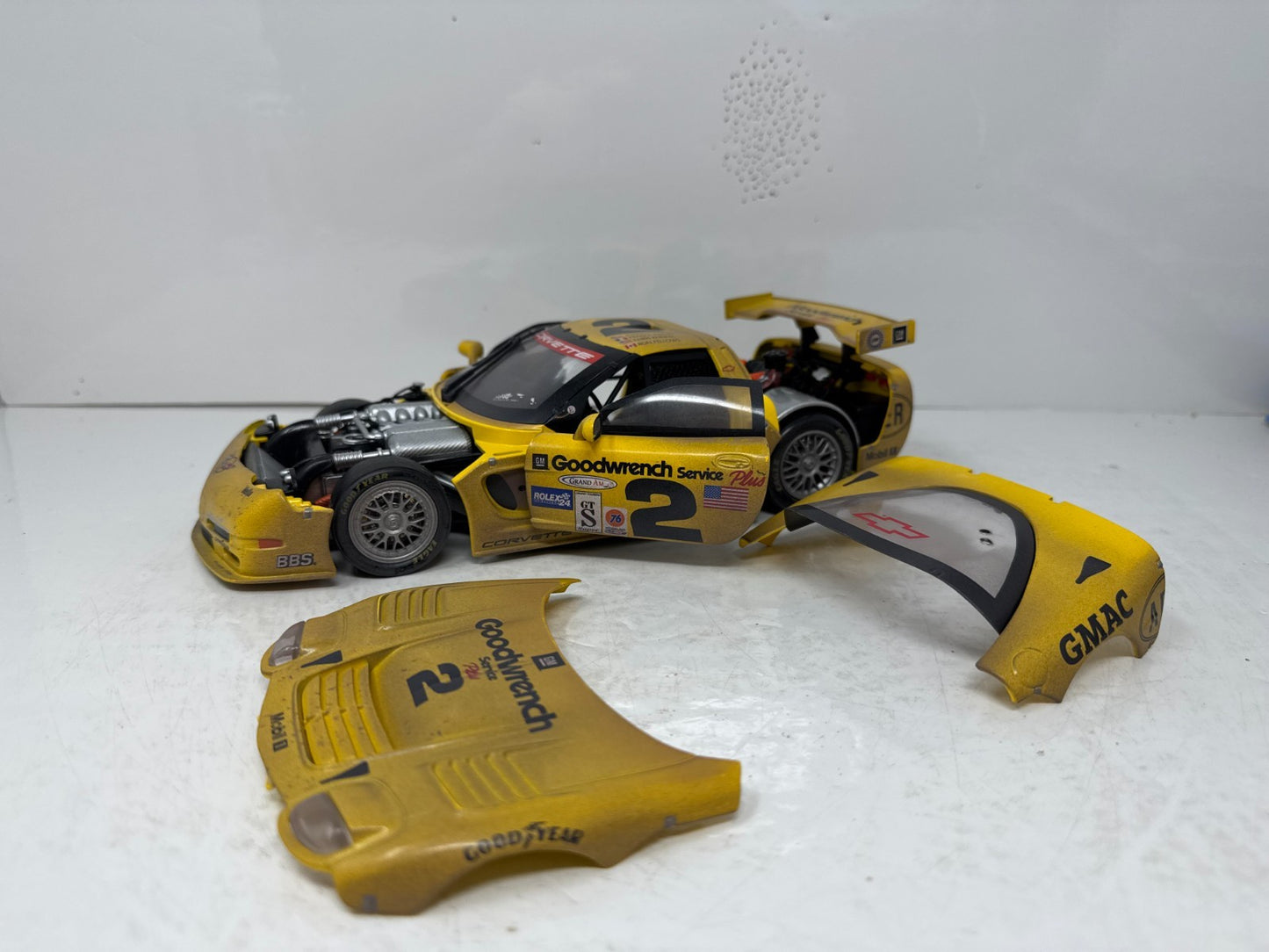 Action Racing #2 Ron Fellows GM 2001 Corvette C5R RACED VERSION 1:18 Diecast