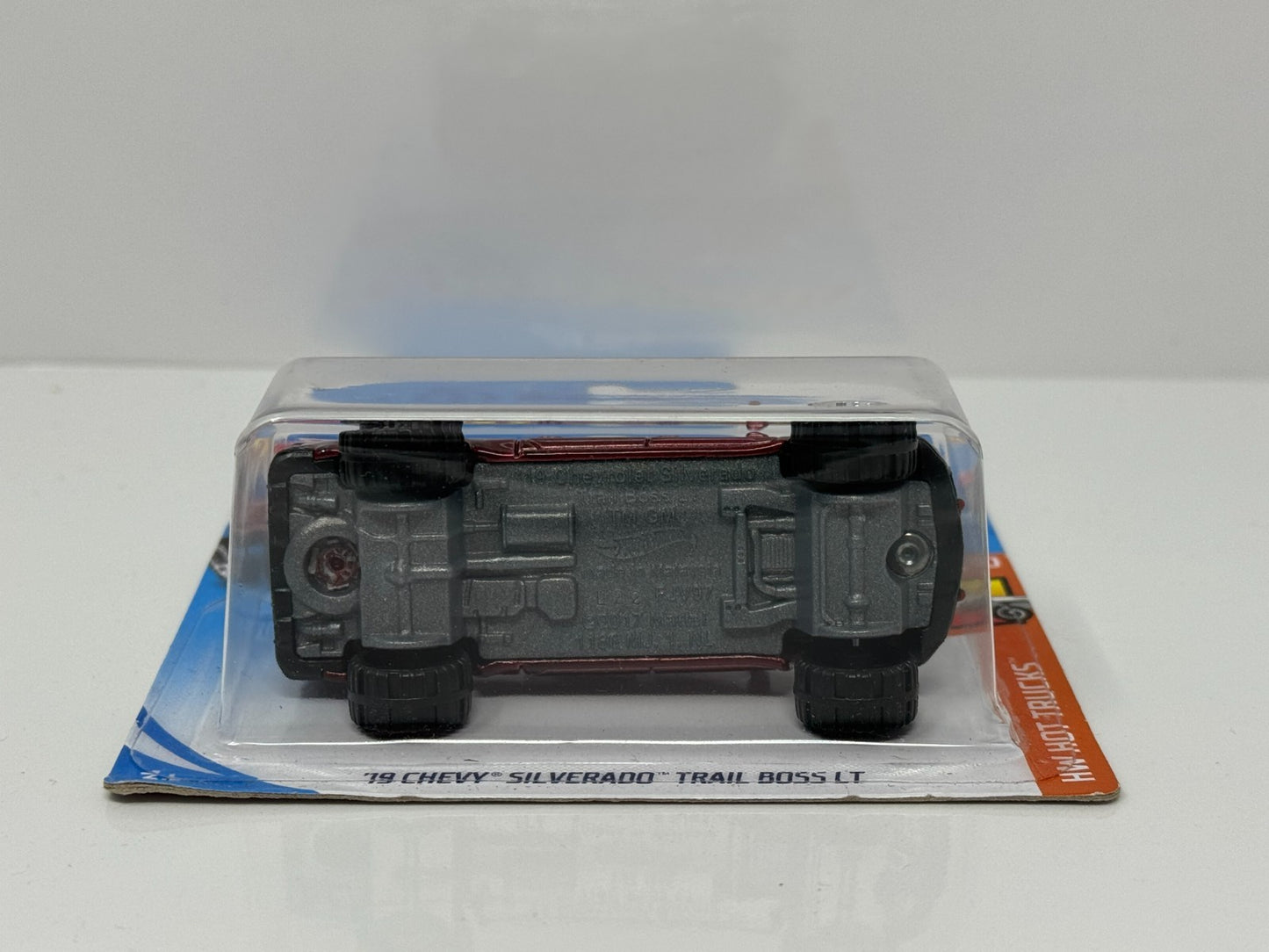 Hot Wheels HW Hot Trucks 2019 Chevy Silverado Trail Boss LT 1:64 Diecast