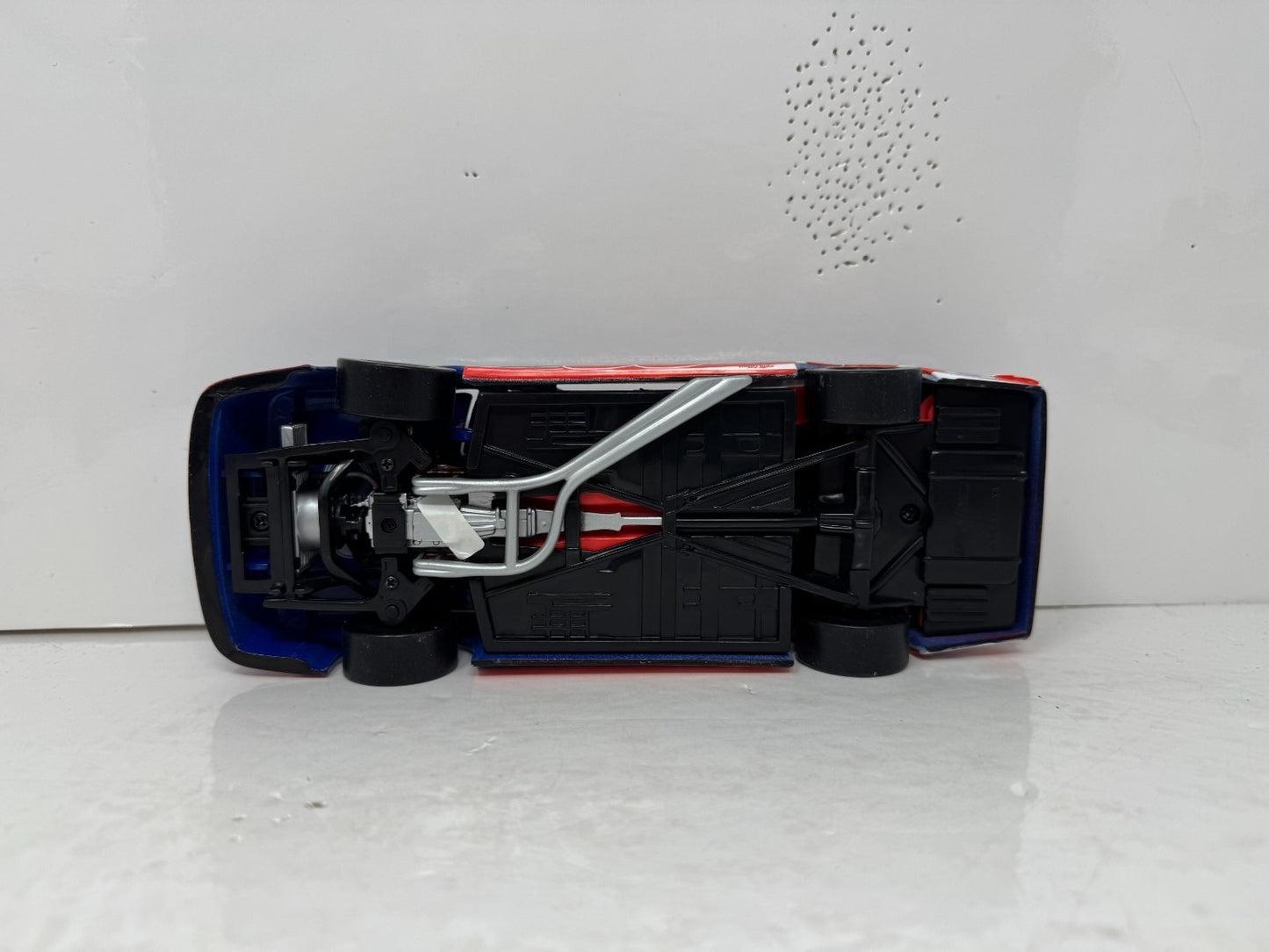 Action Nascar #88 Dale Jarrett Quality Care Ford Thunderbird 1:24 Diecast