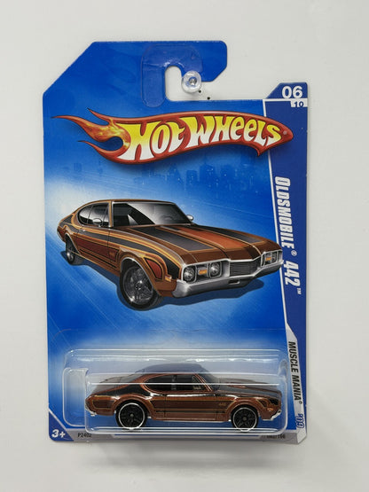 Hot Wheels Muscle Mania Oldsmobile 442 1:64 Diecast Brown