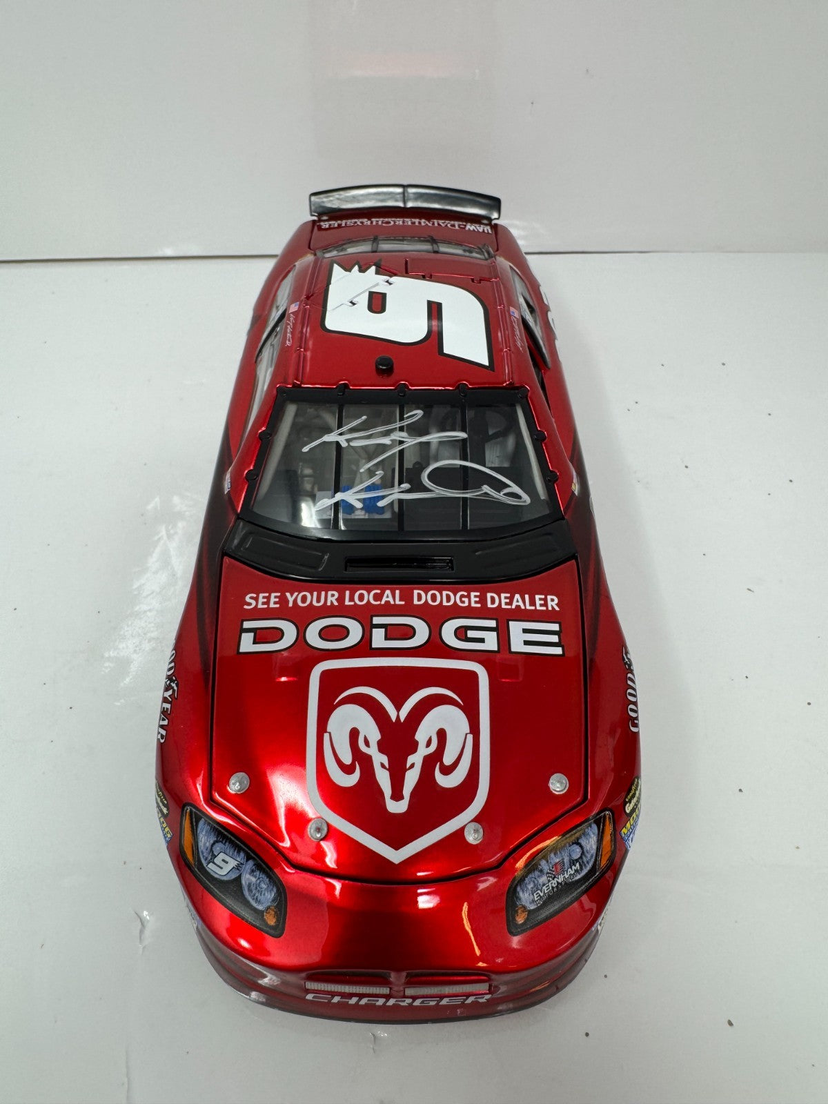 Action NASCAR Kasey Kahne #9 Exclusive Liquid Dodge Charger 1:24 Diecast Auto