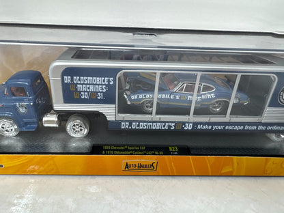 M2 Machines Auto Haulers 1970 Oldsmobile Cutlass 442 W-30 CHASE 1:64 Diecast
