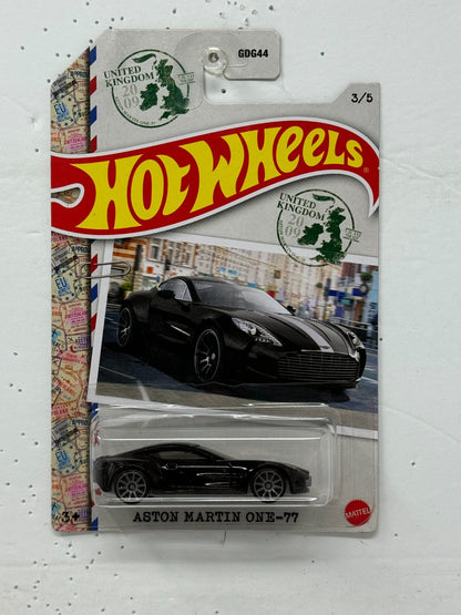 Hot Wheels World Class Racers Aston Martin One-77 1:64 Diecast