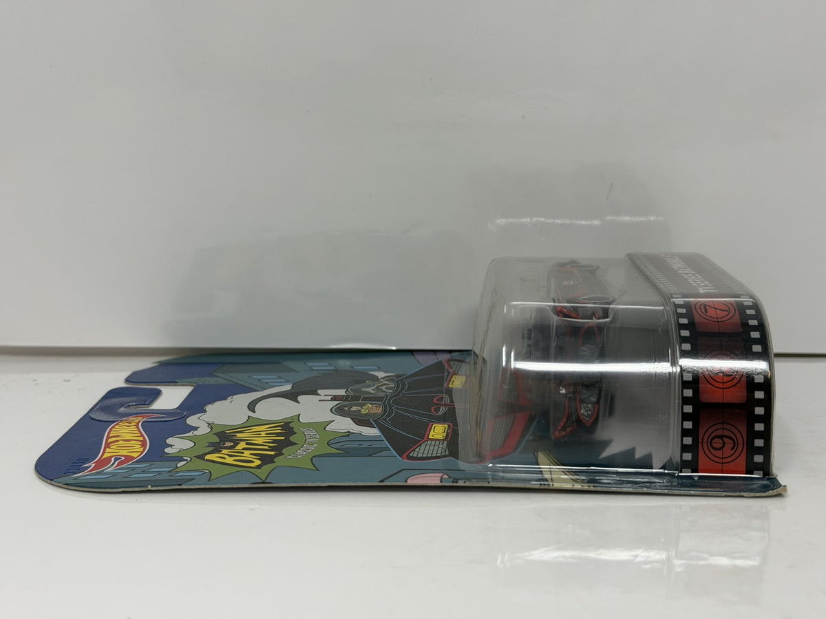 Hot Wheels Retro Entertainment Batman Classic TV Series Batmobile 1:64 Diecast