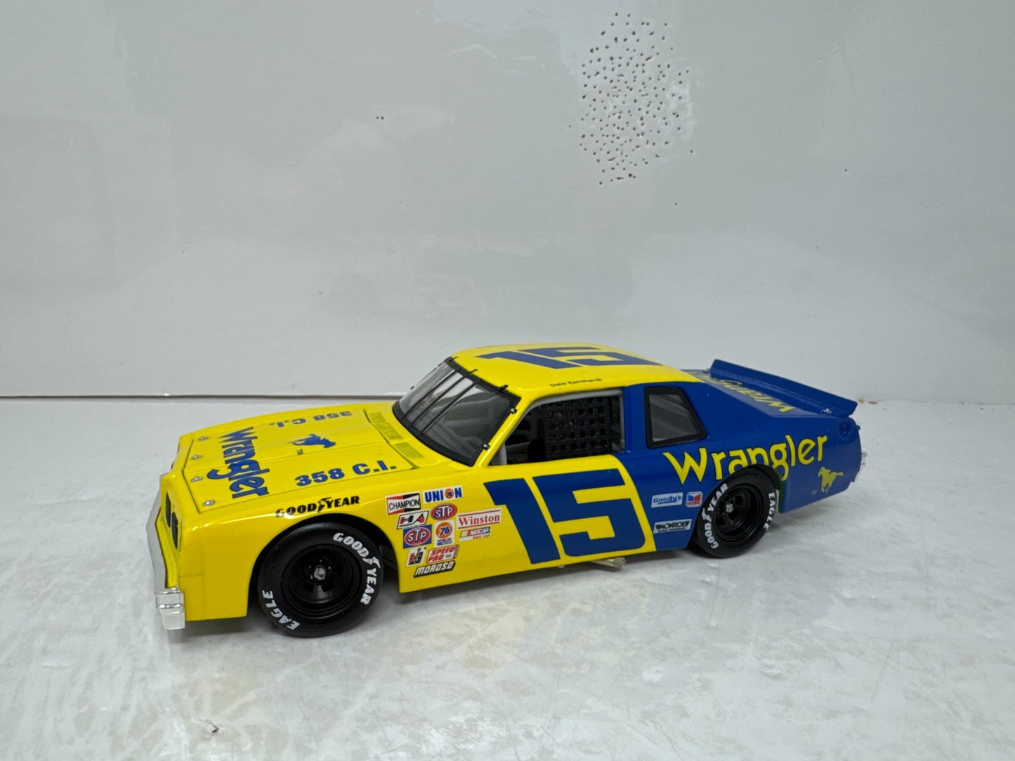 Action Nascar Legendary #15 Dale Earnhardt Wrangler 1979 Ventura 1:24 Diecast