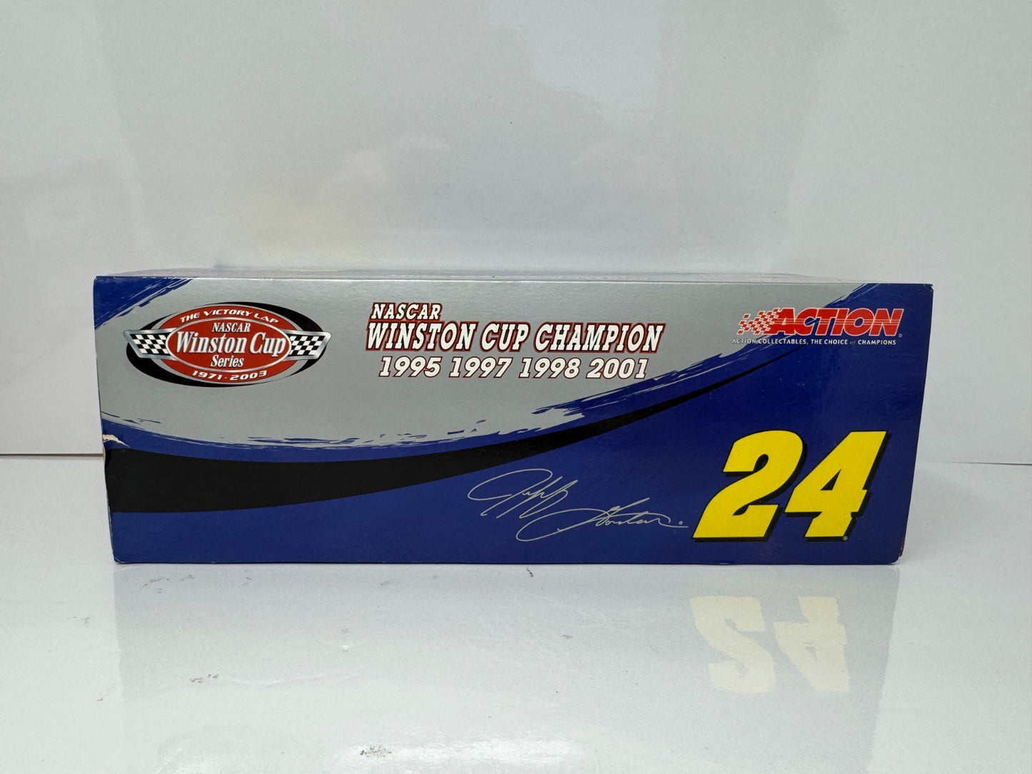 Action NASCAR Jeff Gordon #24 DuPont The Victory Lap 2003 Chevy 1:24 Diecast