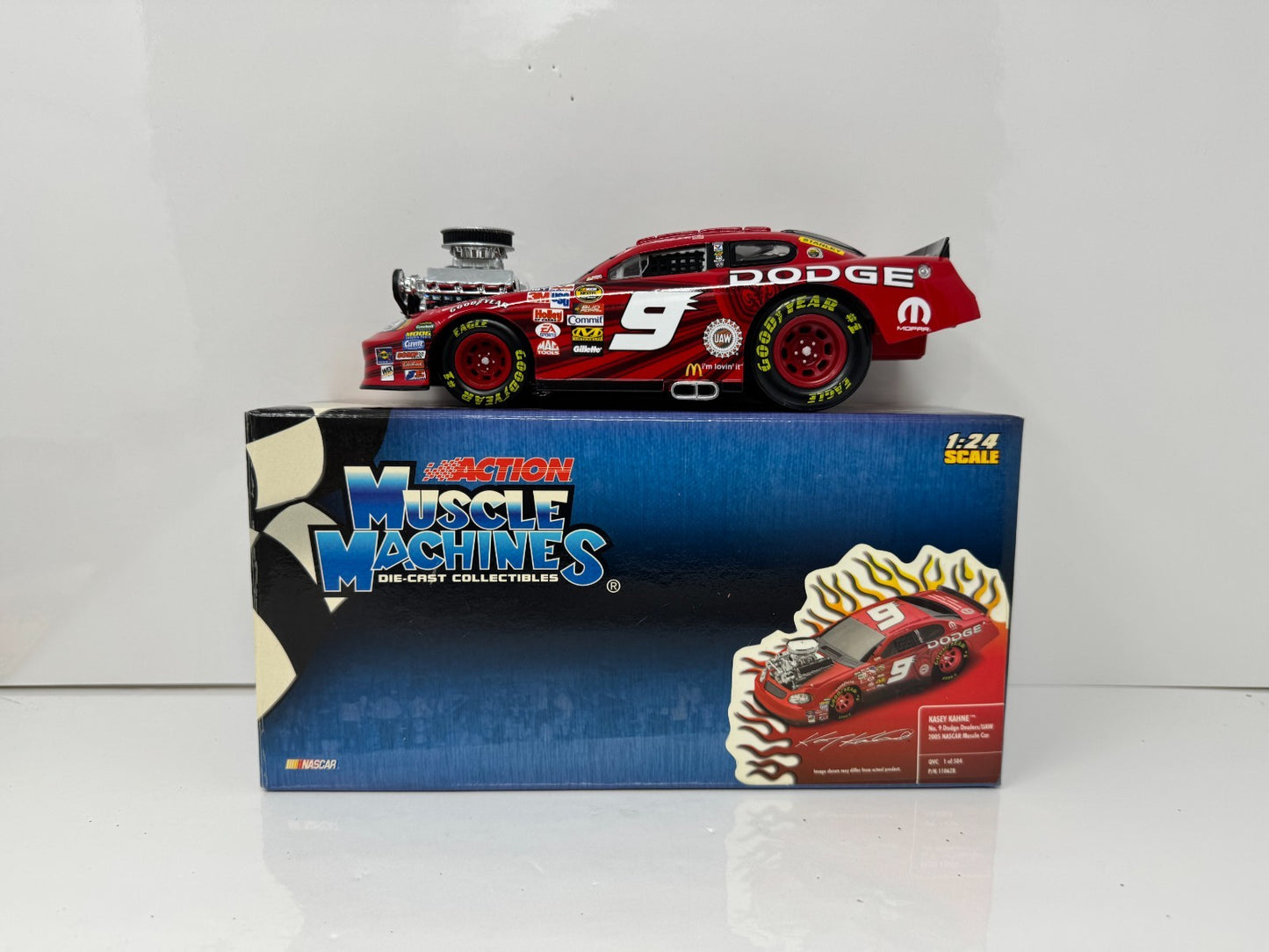 Action NASCAR Muscle Machines Kasey Kahne #9 Dodge Dealers 1:24 Diecast