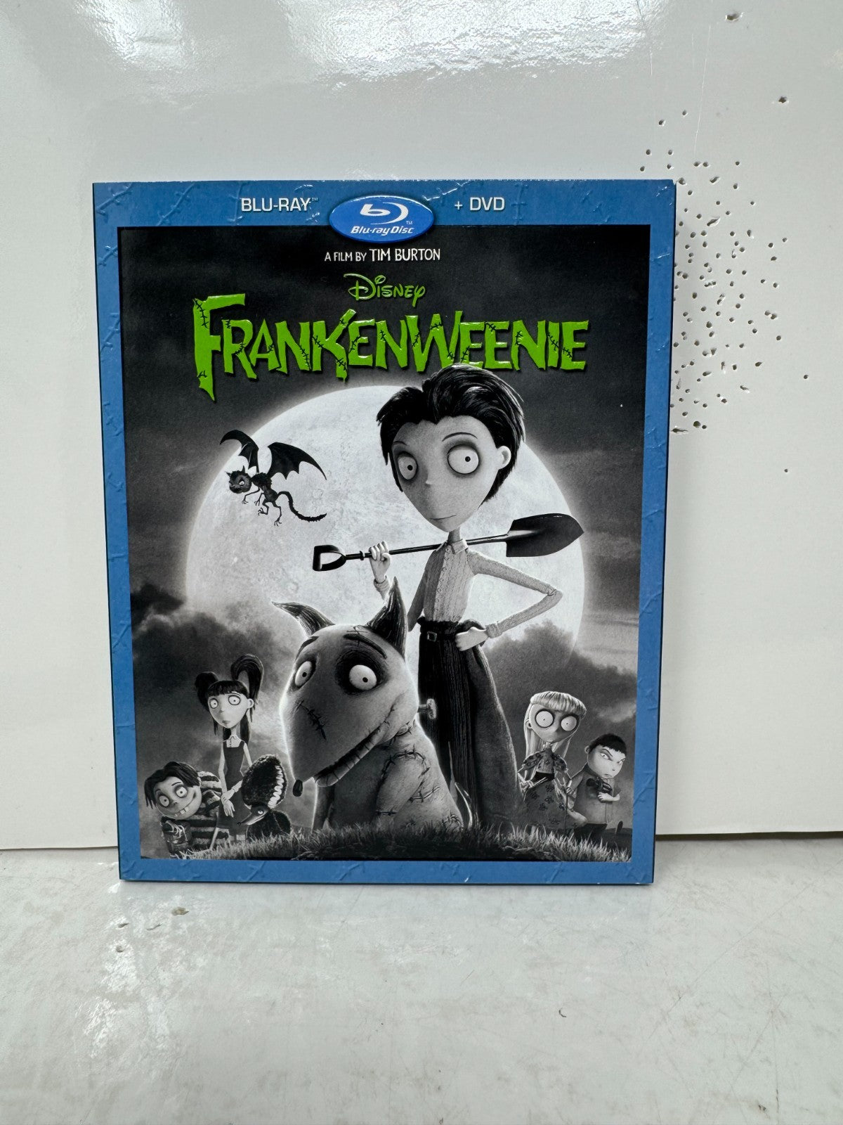 Frankenweenie (Blu-ray) Disney Tim Burton Animated Family Movie