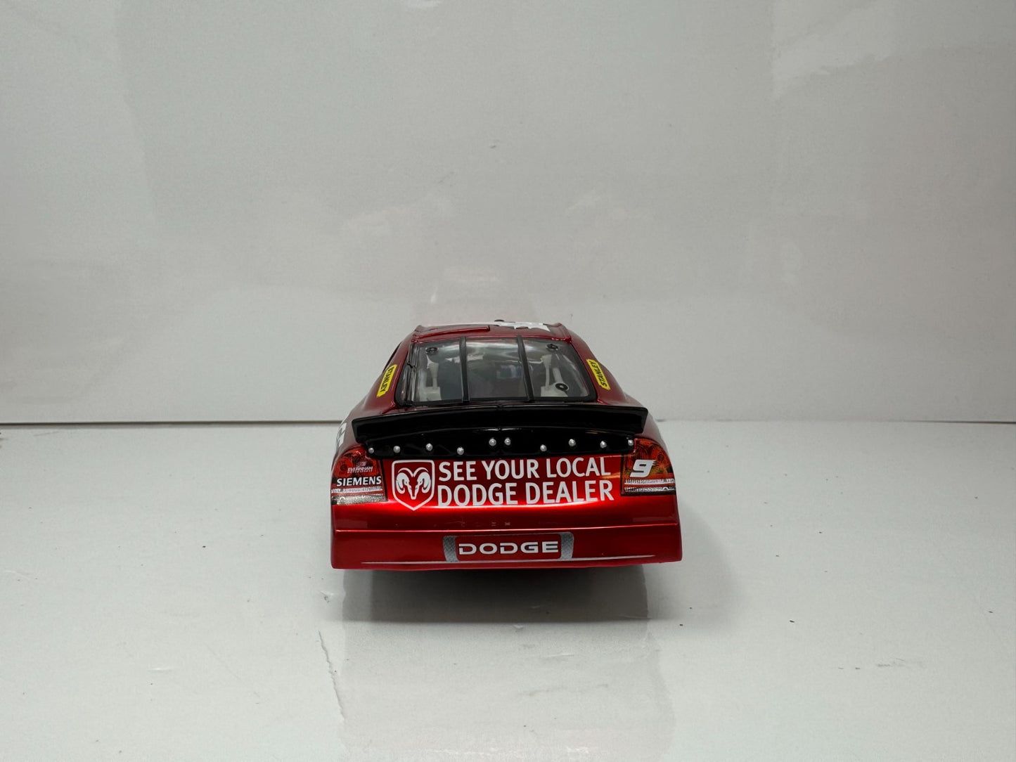 Action NASCAR Kasey Kahne #9 Exclusive Liquid Dodge Charger 1:24 Diecast Auto