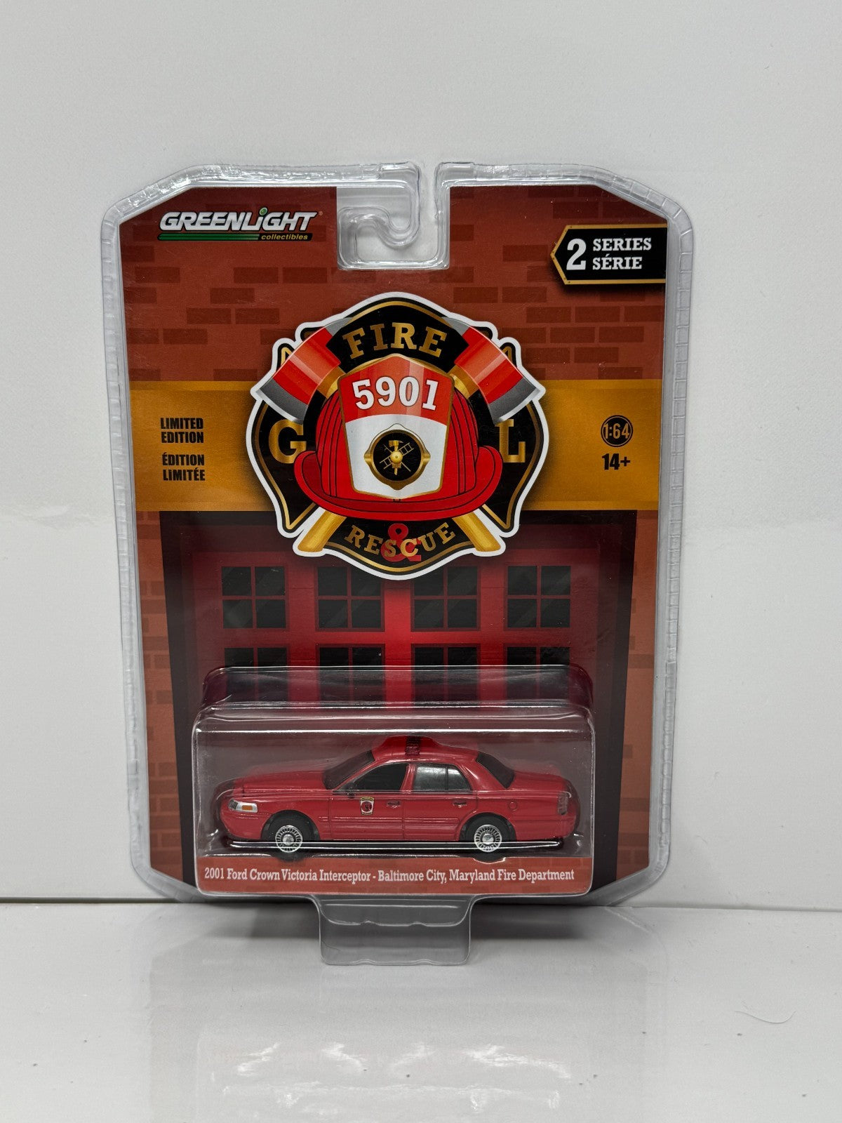 Greenlight Fire & Rescue 2001 Ford Crown Victoria Baltimore FD 1:64 Diecast