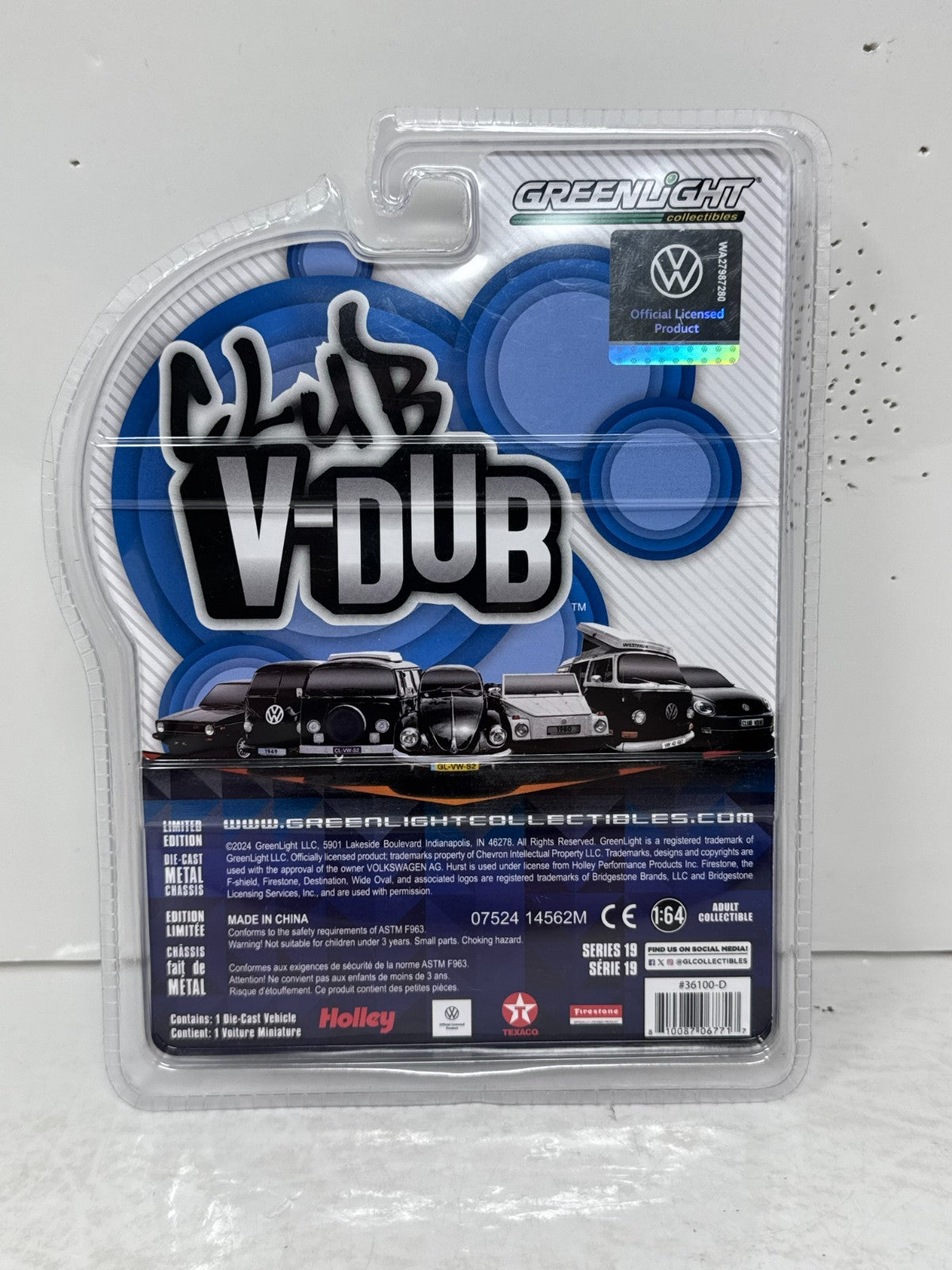 GreenLight 1977 Volkswagen Type 2 Double Cab Pickup DOKA RAW CHASE 1:64 Diecast